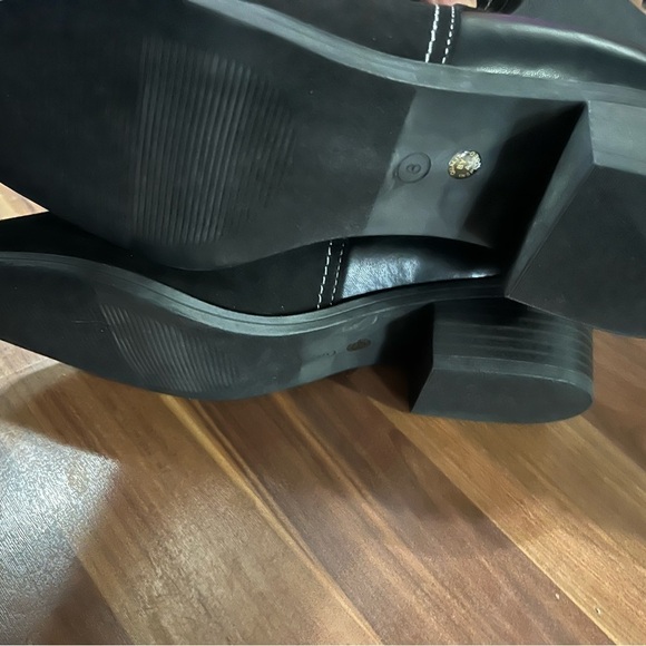 NWT Women's Liz Claiborne Barrington Stacked Heel Booties Size 8 - Black - Picture 4 of 7